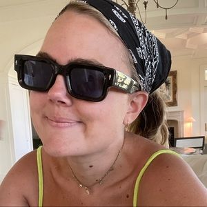 Meet your Posher, Cynthia